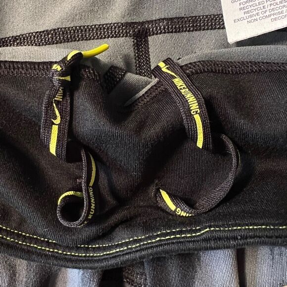 Nike small Dri Fit Running Capri Pant - Picture 8 of 13